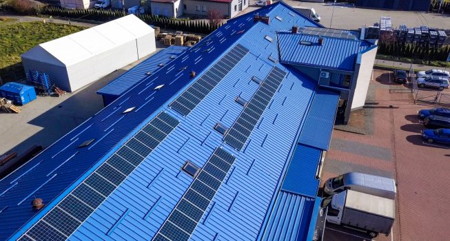 instalacja-na-budynku-magazynowo-biurowym-653x350